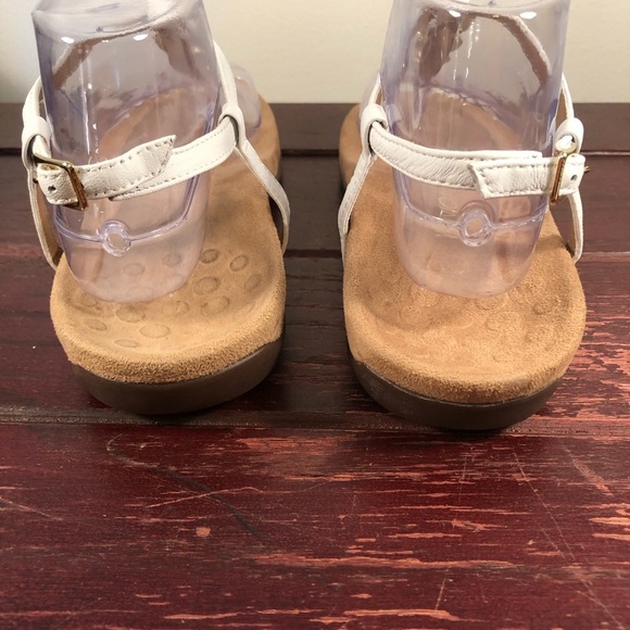 Vionic Rest Miami T Strap Supportive Sandals White with Gold Size 7.5 - Picture 5 of 8